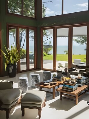 ห้องเอลีททริปเปิล | ภายใน