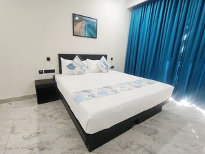 Deluxe Double Room, Balcony, Pool View | Free WiFi - La Vida Colva Beach Resort (Colva)