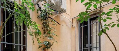 Deluxe appartement, uitzicht op de binnenplaats | Terras