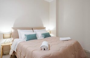 Cortinas blackout, tabla de planchar con plancha y wifi gratis 