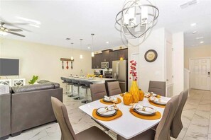 Dining - 1559sbd-the Retreat At Championsgate 4 Bedroom Townhouse (Davenport)
