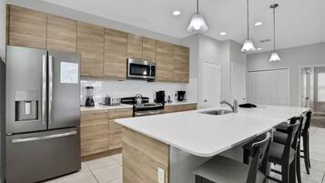 House, 4 Bedrooms | Private kitchen | Fridge, oven, coffee/tea maker, toaster