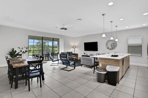Interior - 163kb - Balmoral Resort 4 Bedroom Home (Haines City)