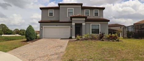 House, 6 Bedrooms | Exterior
