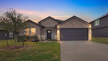 House, 3 Bedrooms | Exterior