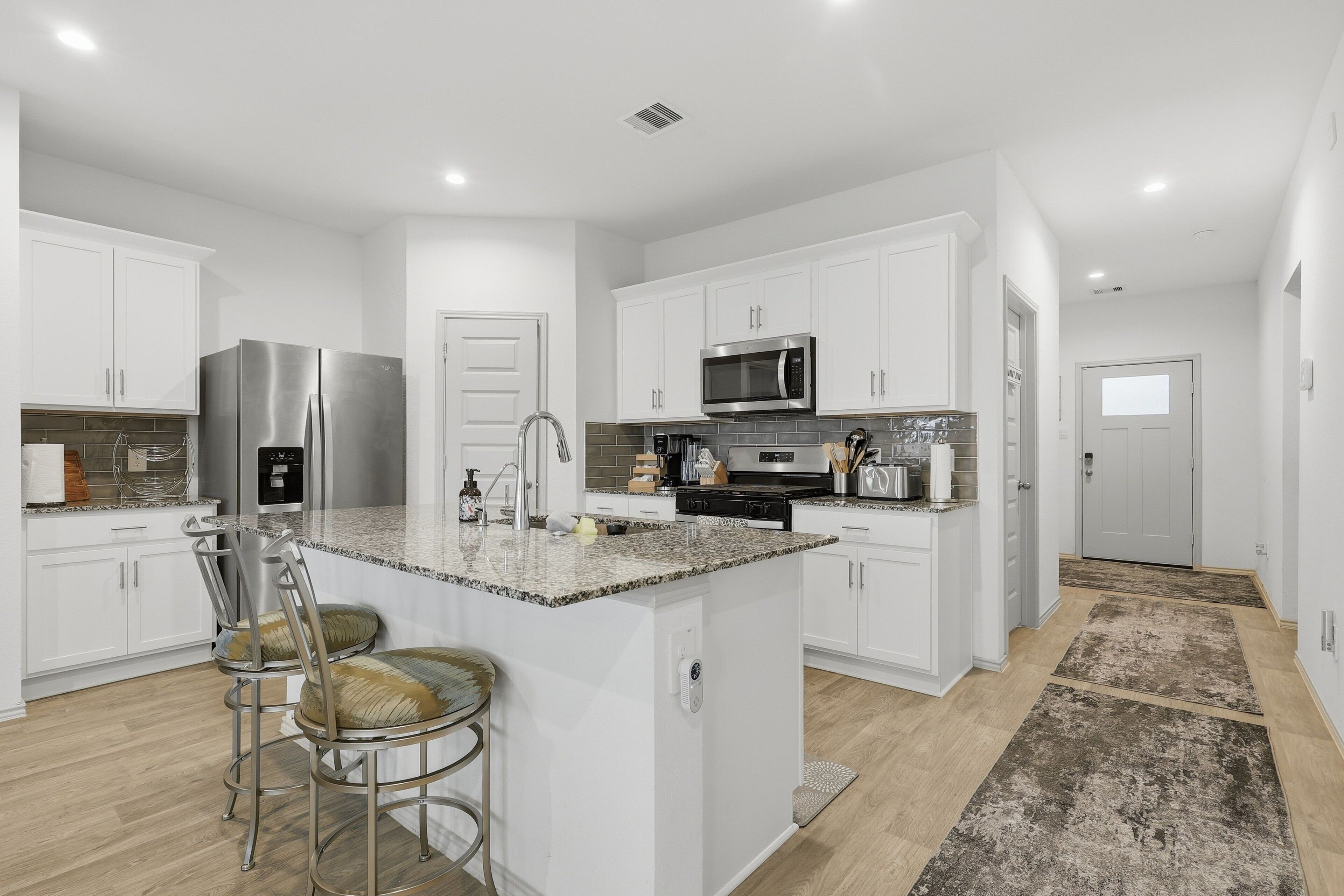 House, 3 Bedrooms | Private kitchen | Fridge, oven, coffee/tea maker, toaster