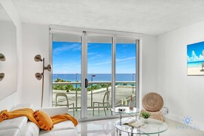 TV - Balcony-Beachfront Condo+ Gym (Hollywood)