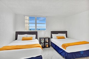 1 bedroom, iron/ironing board, travel cot, WiFi - Balcony-Beachfront Condo+ Gym (Hollywood)