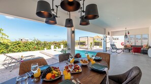 Outdoor dining - Charming 2-bedroom villa with AC in peaceful Grote Berg (Grote Berg)