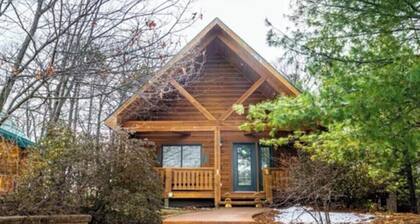 Beautiful cabin located near Three Bears Park / Jellystone