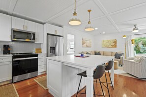 Fridge, microwave, oven, stovetop - A peaceful, marsh-front retreat designed for easy coastal living, thoughtful details, and unhurried time together. (Tybee Island)
