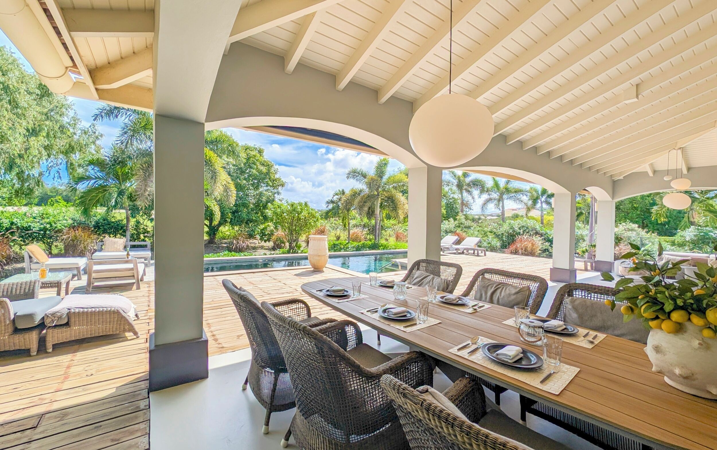 Outdoor dining