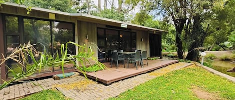Classic Suite, Lake View | Outdoor dining