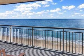 Property grounds - Ocean Front Luxury! 3BR Resort Amenities, 20th Floor condo (Myrtle Beach)