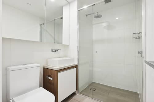 Apartment | Bathroom | Hair dryer, towels, soap, shampoo