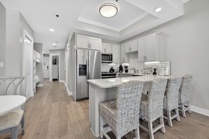 Fridge, microwave, oven, stovetop - Beach Loft~Resort~Spa~Lazy River~Sleeps 6~Kitchen~Private terrace poolside. (Destin)