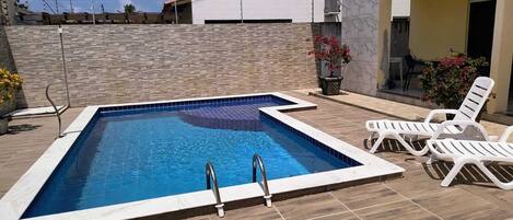 Perhetalo, lanai | Uima-allas