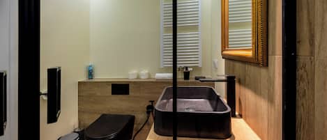 Apartment, Balcony | Bathroom | Towels, soap, shampoo, toilet paper