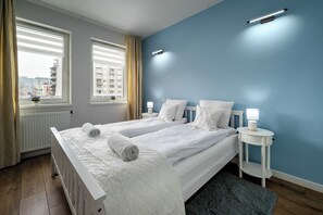 Apartment, Balcony | Iron/ironing board, free WiFi - RentPlanet - Apartament Brzoskwiniowa (Wrocław)