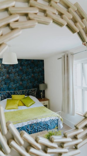 3 bedrooms, desk, iron/ironing board, free WiFi