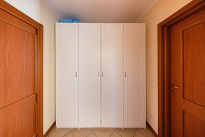 Interior - Baglio degli Ulivi 68 with swimming pool (Sirmione)