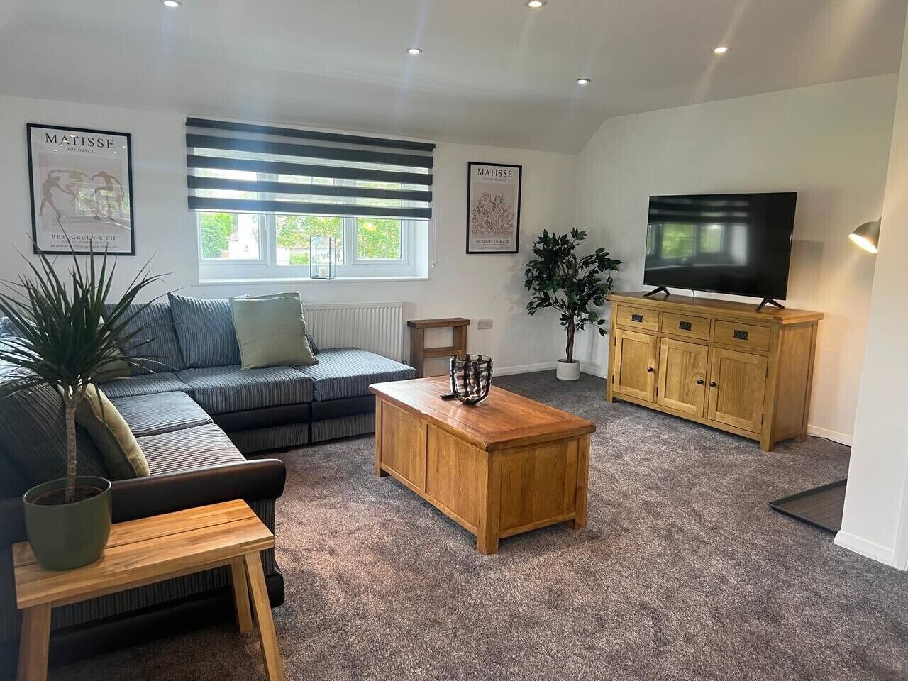 Gatwick 2 Bedroom Apartment - Crawley