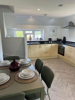 Dining - Gatwick 2 bedroom Apartment (Grasmere)