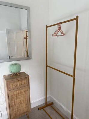 Interior - Spacious 2 bed apartment in Addlestone (Surrey)