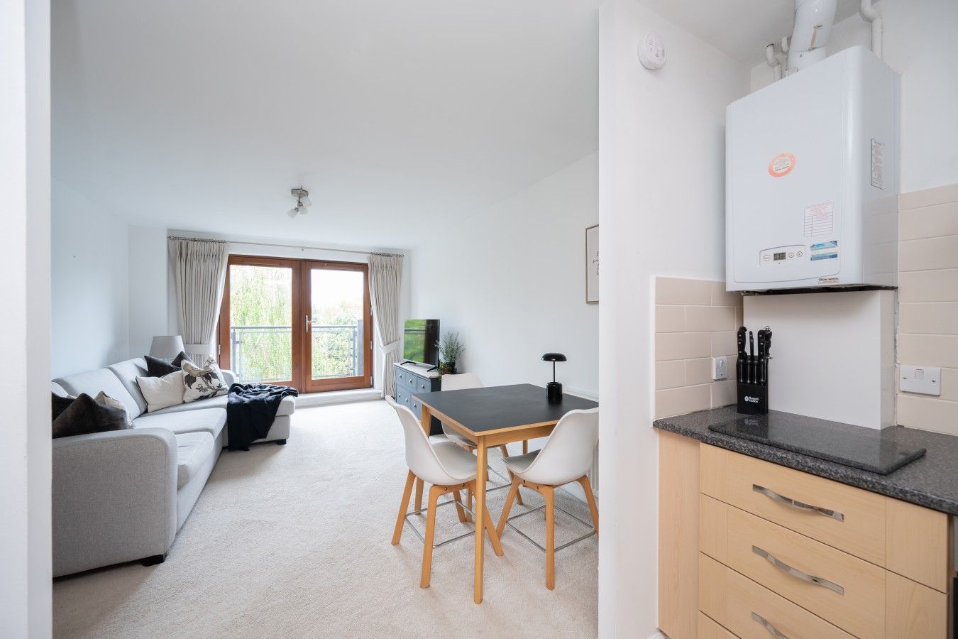 2 Bedroom Flat Free Parking Close To Gatwick - Crawley
