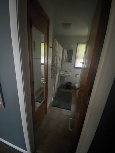 Cozy Duplex Near Anderson University