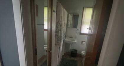 Cozy Duplex Near Anderson University
