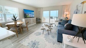 TV - Vacation Villas #431 - bright, beautiful condo (Fort Myers Beach)