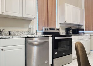 Fridge, microwave, oven, stovetop - Steps from Riverfront Downtown EVV 1BD/1BA Apt (Evansville)