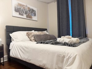 1 bedroom, iron/ironing board, free WiFi, bed sheets - Steps from Riverfront Downtown EVV 1BD/1BA Apt (Evansville)
