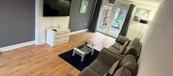 Spacious Detached  4-Bed Home in Central Milton Keynes