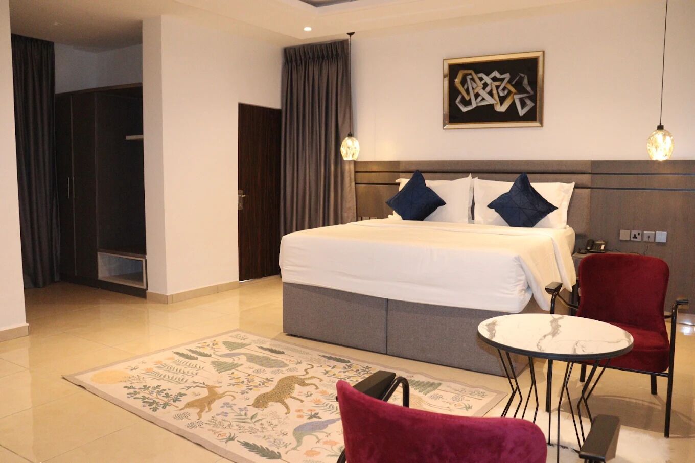 Appartement Standard, balcon, vue ville | Bureau, espace de travail pour ordinateur portable, rideaux occultants