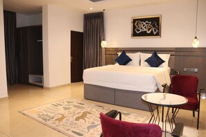 Appartement Standard, balcon, vue ville | Bureau, espace de travail pour ordinateur portable, rideaux occultants