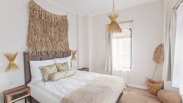 1 bedroom, in-room safe, desk, iron/ironing board