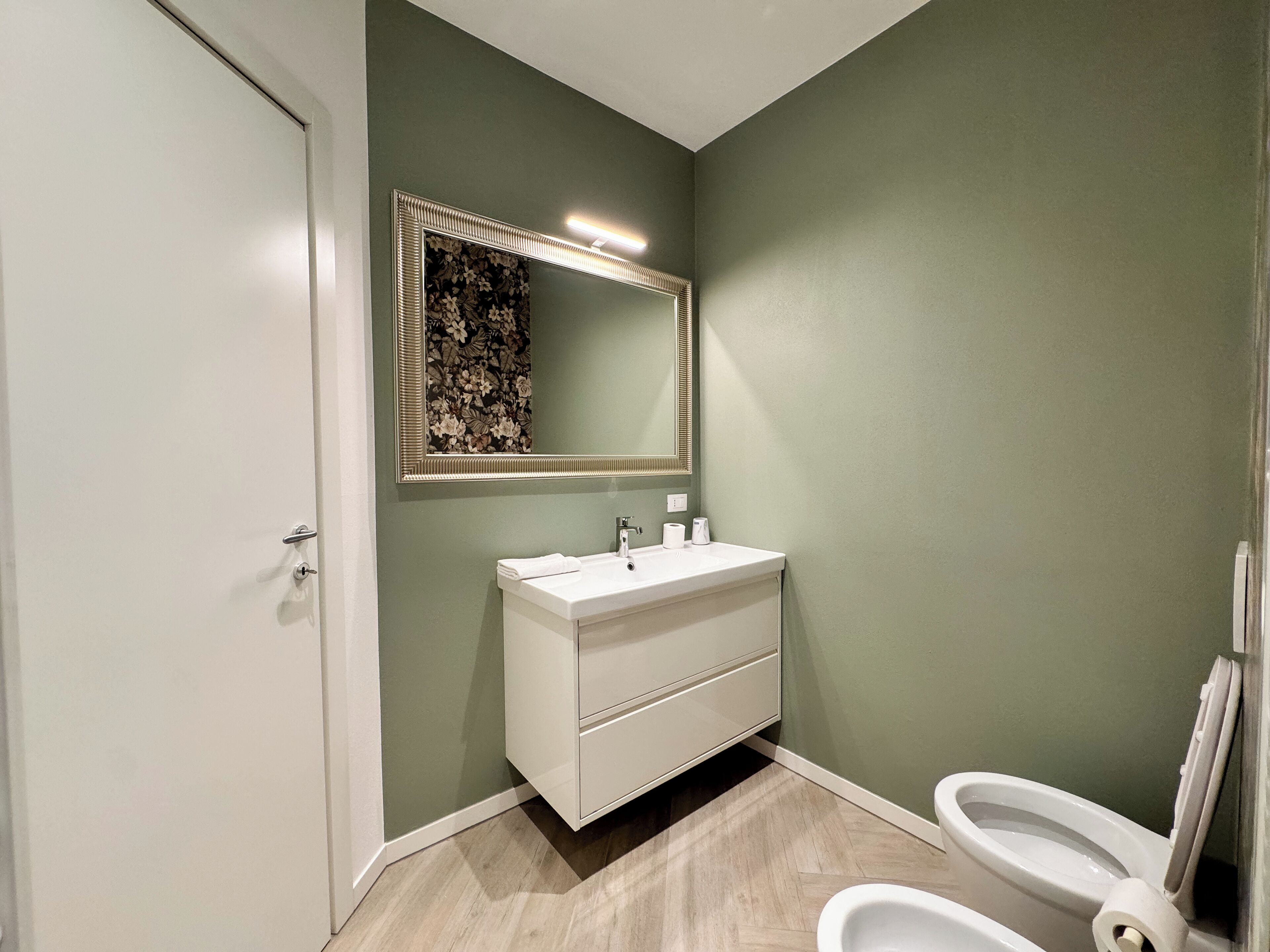 Doccia, asciugacapelli, bidet, asciugamani