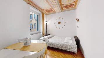 Iron/ironing board, WiFi, bed sheets