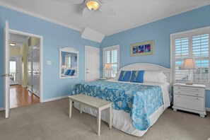 4 habitaciones, tabla de planchar con plancha, wifi y ropa de cama 