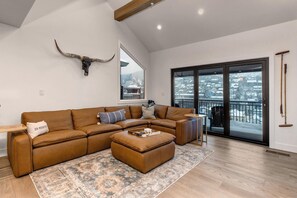 Smart TV, fireplace - Moose Mgmt at Upper Main 301 (Park City)