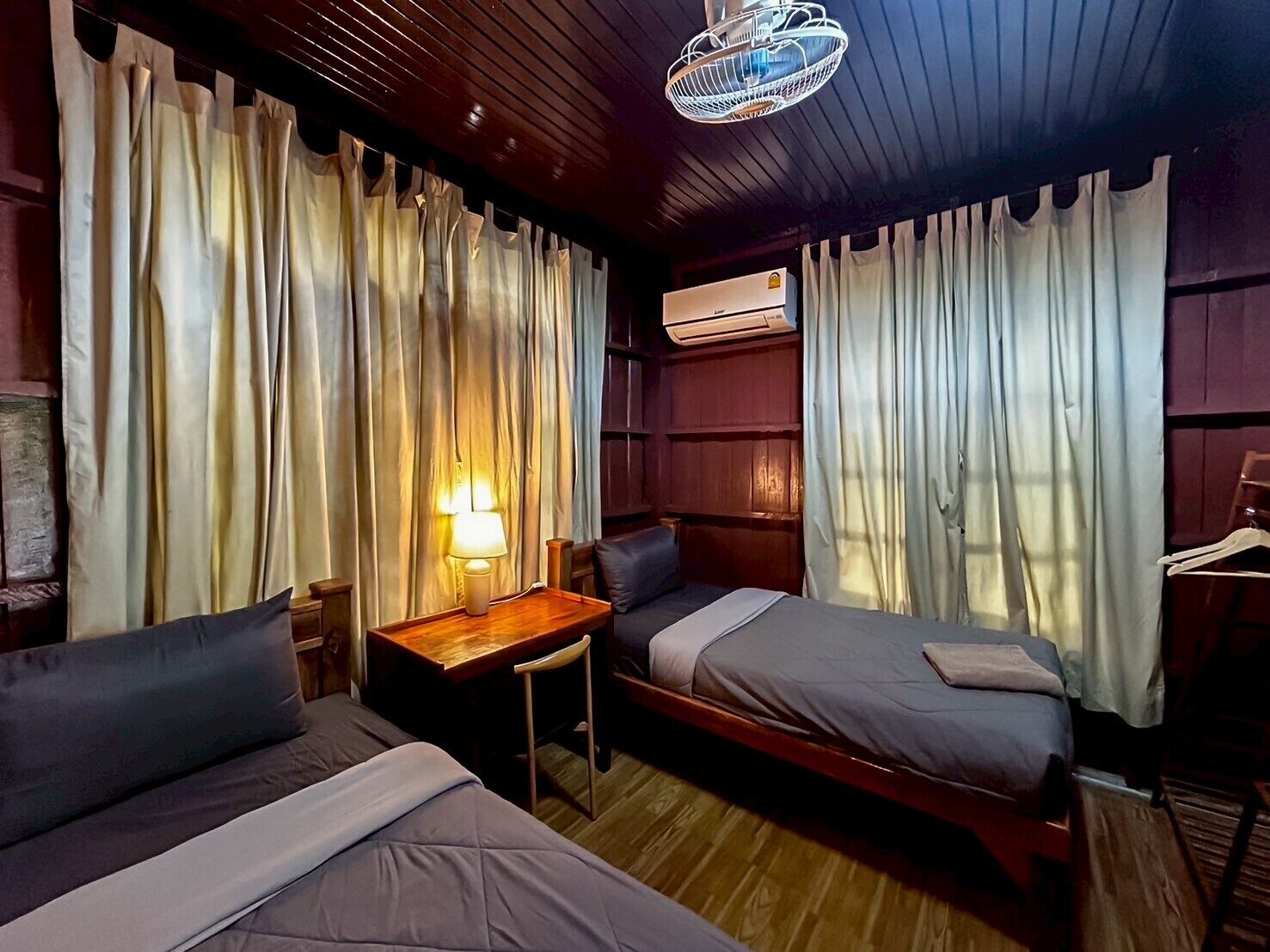 Minibar, rollaway beds, free WiFi, bed sheets