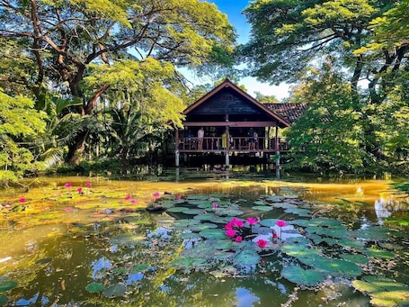 Property grounds. Mali-Boonma Farmstay