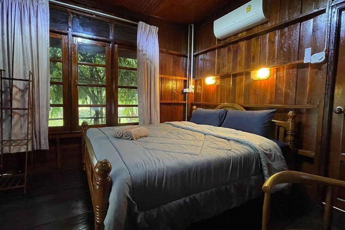 Chambre Familiale | Minibar, lits pliants/supplémentaires, Wi-Fi gratuit, draps fournis