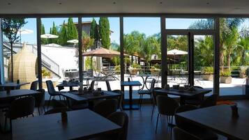 Bar (in der Unterkunft)