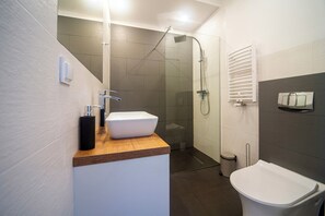 Apartment, Mountain View, Ground Floor | Bathroom - RentPlanet - Apartamenty Narutowicza (Karpacz)
