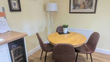 House, 1 Bedroom, Accessible, Pool View | Dining room