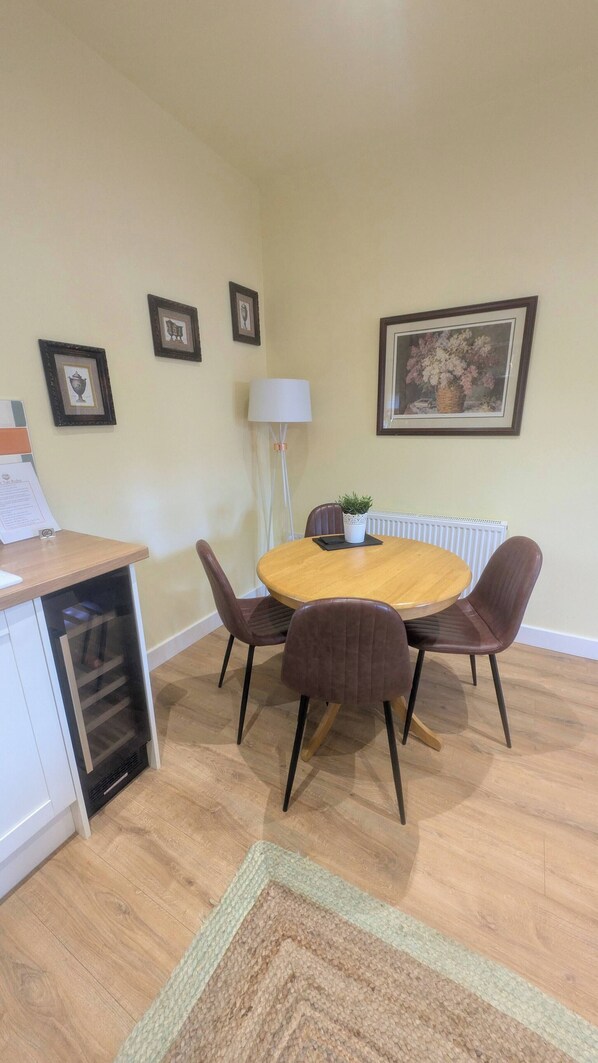 House, 1 Bedroom, Accessible, Pool View | Dining room