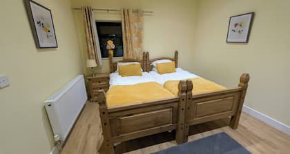 The Tack Room With Hot Tub